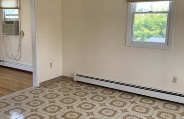 589 Riverside Avenue Gallery 4
