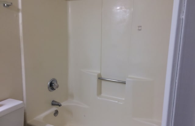 2220 Kings Gate Cir Sw Gallery 4