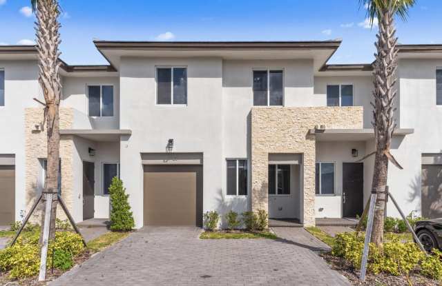 1720 Pioneer Way - 1720 Pioneer Way, Royal Palm Beach, FL 33414