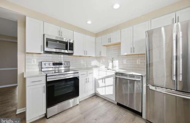 14602 KING LEAR Court Gallery 3