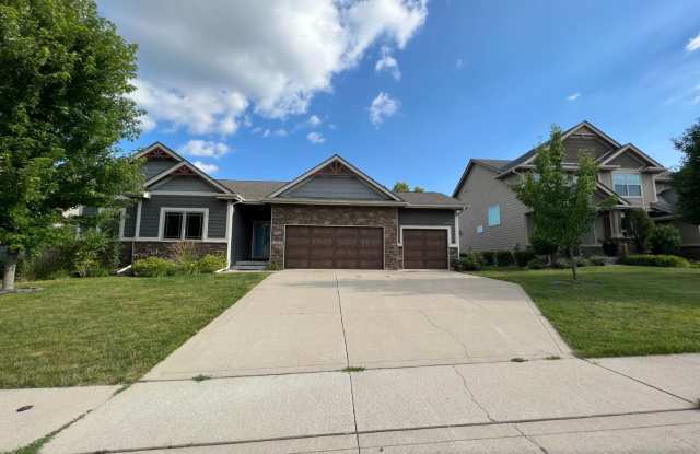 "Luxury Ranch Living: Your Dream Home with Furnished Basement in Urbandale" Gallery 1