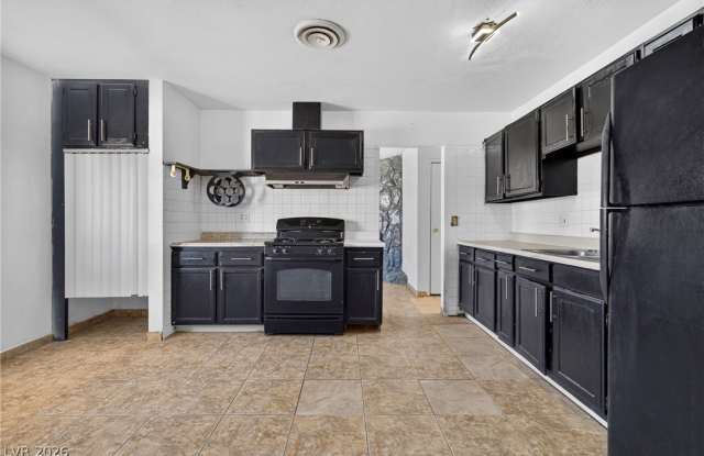 3421 Lillis Circle Gallery 1