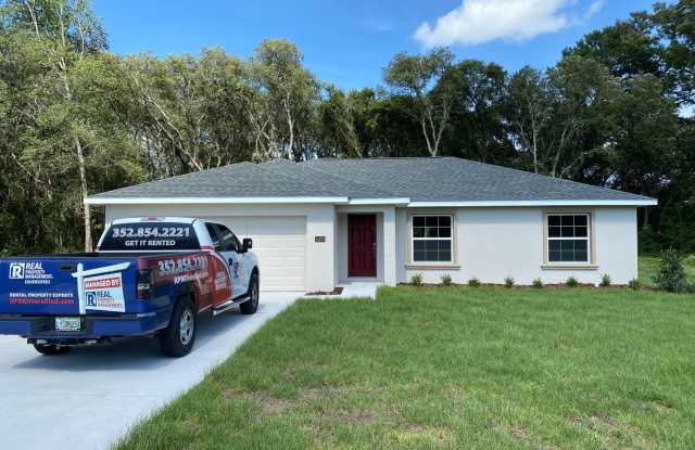 Desirable SW Ocala Neighborhood 3/2/2 **Won't Last** photos photos
