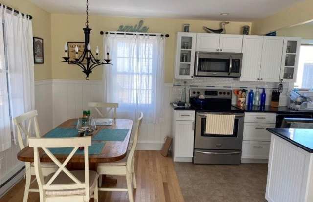144 Bungalow Gallery 3