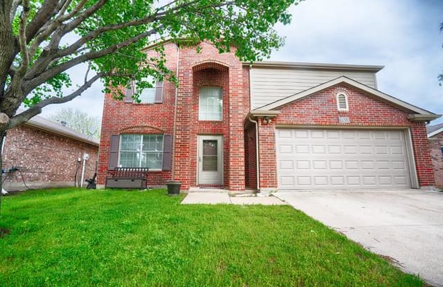 208 Lochwood Drive - 208 Lochwood Drive, Wylie, TX 75098