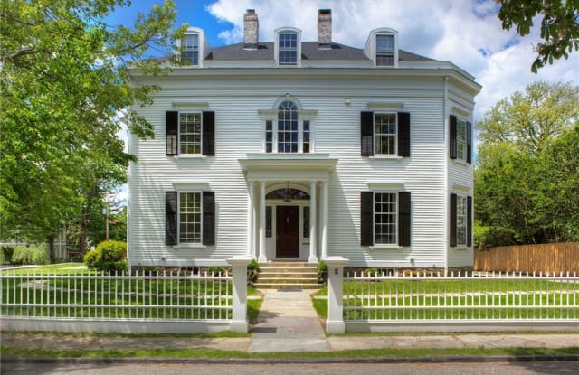 5 Touro Park West - 5 Touro Park Street West, Newport, RI 02840