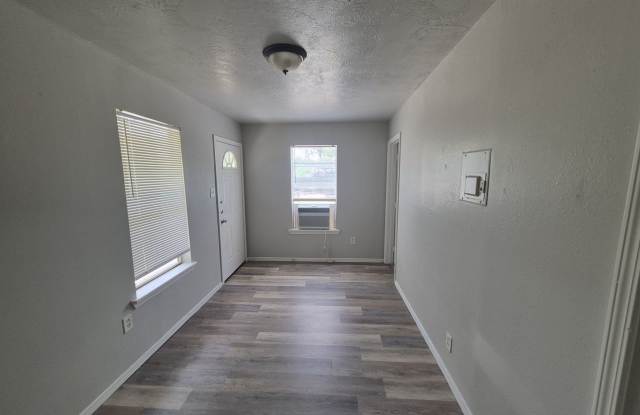 3723 W Martin St. Gallery 4