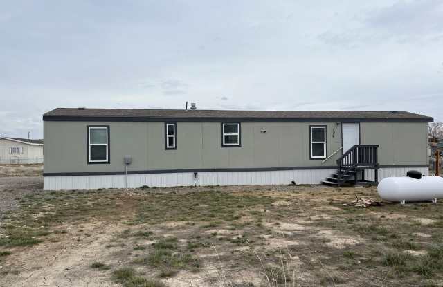 Cute 2 bedroom/1 bath singlewide mobile home in Spring Creek photos photos