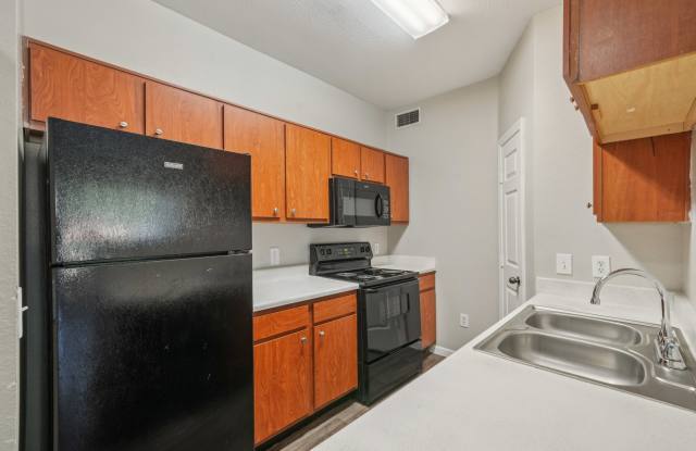 Vistas of Vance Jackson Apartments Gallery 3