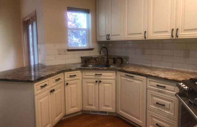 1586 Sharon Lane NW Gallery 4