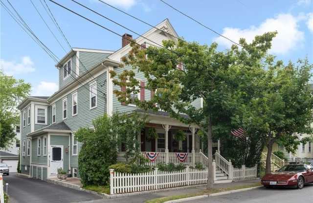 11 Lincoln Avenue Gallery 1
