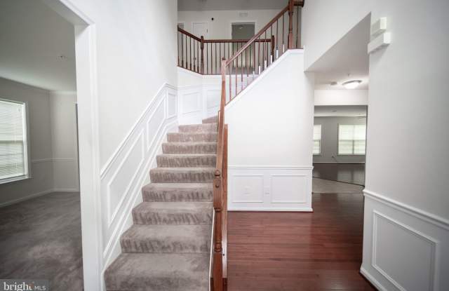 7356 TOTTENHAM Drive Gallery 2