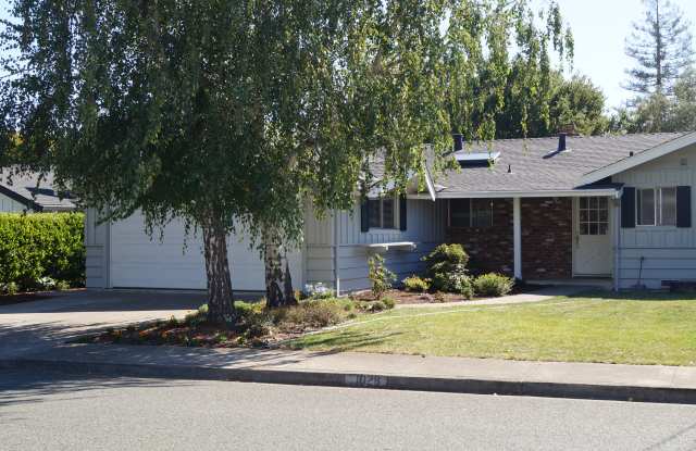 1028 Sanders Dr photos photos