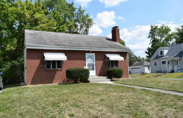 2956 Bremen Street photos photos