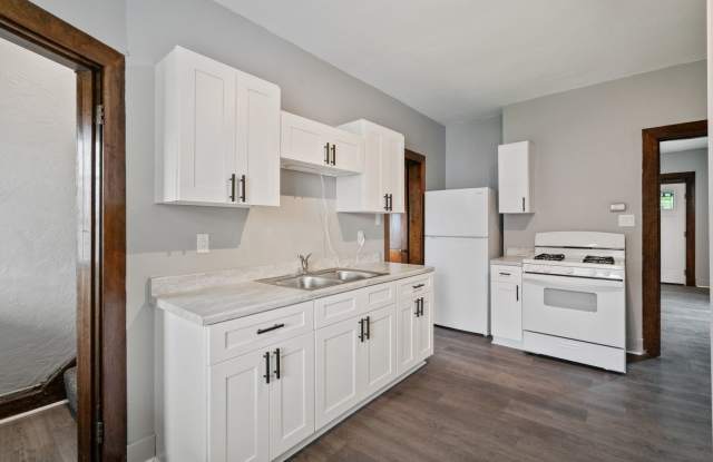 Newly renovated 2 bedroom home in Scott Township available now! photos photos