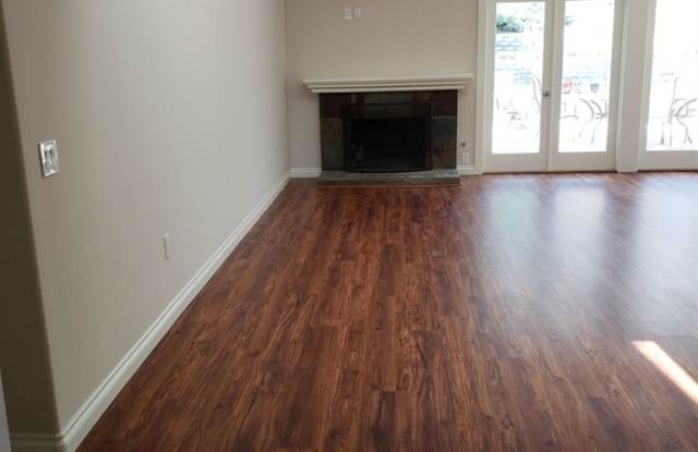 7115 Manzanita Gallery 3