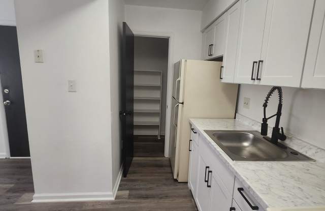 6154 Darby Rd - Apt 18 Gallery 2