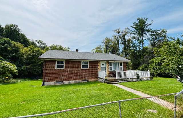 3 Bedroom, 1 Bath House Gallery 1