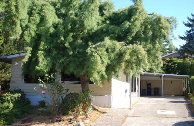 Holly Hills photos photos
