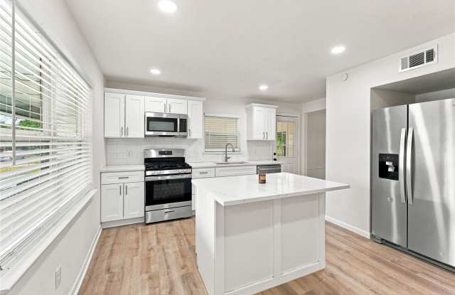 1411 W Shields Drive Gallery 4