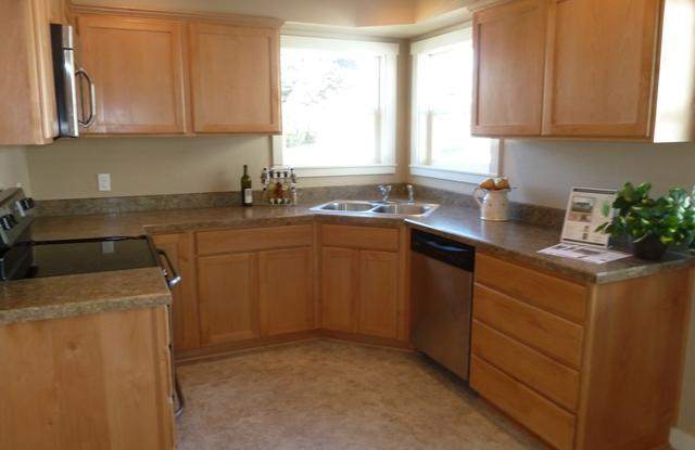 PRICE DROP! 3 bedroom, 2 bath home Gallery 3