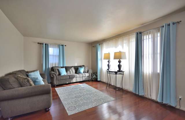 4021 N 70th St photos photos