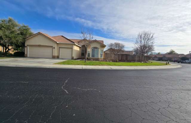 Beautiful 4 Bedroom and 2 Bath Home with Bonus Office Area photos photos Beautiful 4 Bedroom and 2 Bath Home with Bonus Office Area photos photos