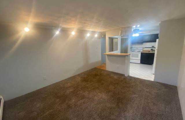 2-Bedroom 2-Bathroom Condo in Country Club Villas! photos photos