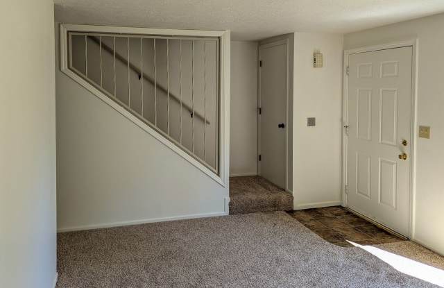 UPDATED Townhome Style Condo in SE Salem ~ Fairway 3647 Gallery 4