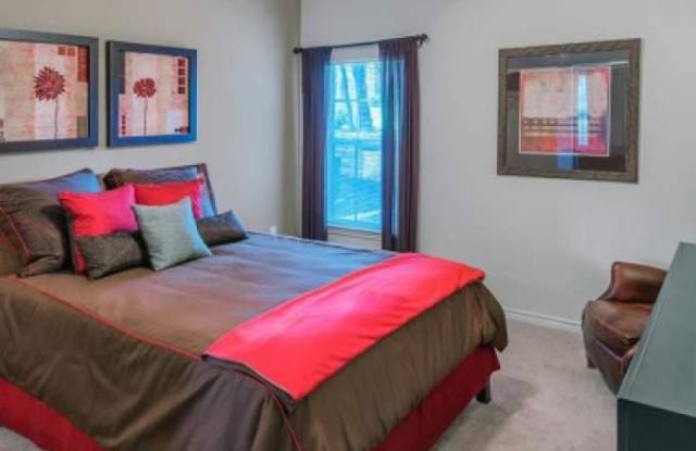 3032 Colonial Pkwy Gallery 2
