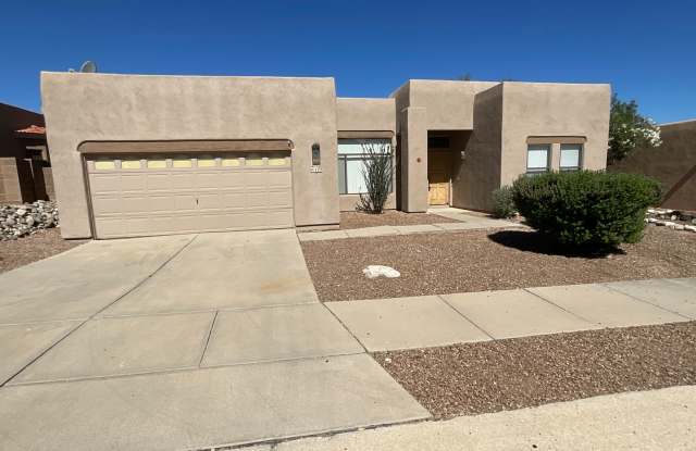 Convenient Eastside location on cul-de-sac photos photos