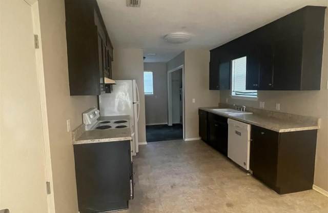 10047 Hillview Rd Gallery 3