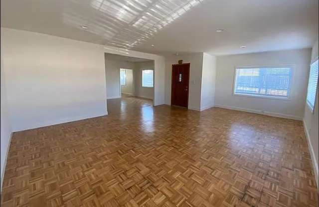 Charming 2-Bedroom 1-Bathroom Apartment-Home in Central Oakland photos photos