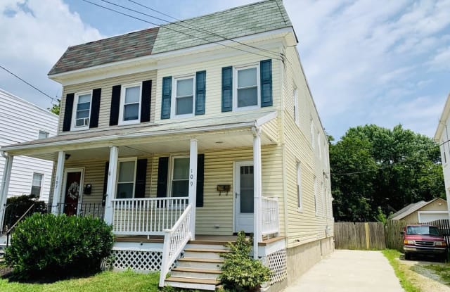 109 Bloomsbury Ave - 109 Bloomsbury Avenue, Catonsville, MD 21228
