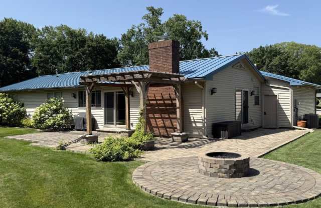 3002 Meadowbrook Court Gallery 2