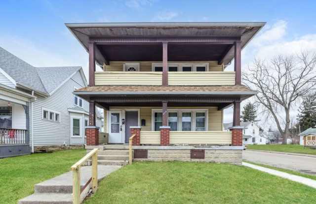 327-329 N Shaffer Street photos photos