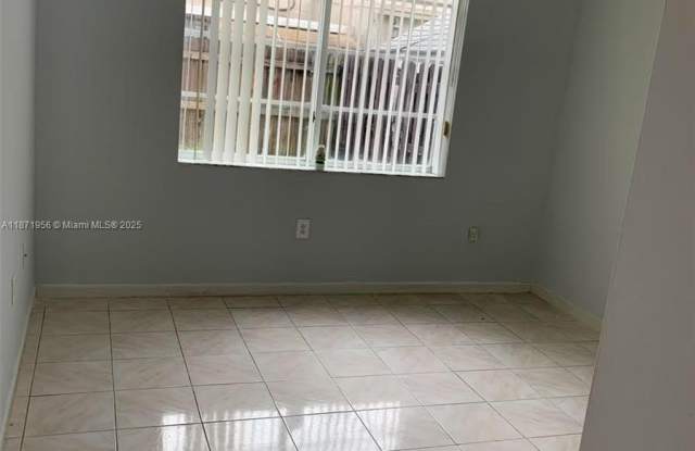 1062 W 42nd Pl photos photos