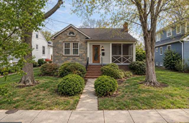 106 E MONROE Avenue Gallery 1