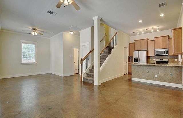 609 Franklin Boulevard B Gallery 3
