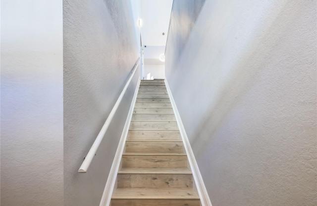 5521 ROSEHILL Road Gallery 4