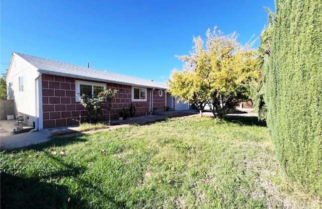 8831 Murietta Avenue photos photos