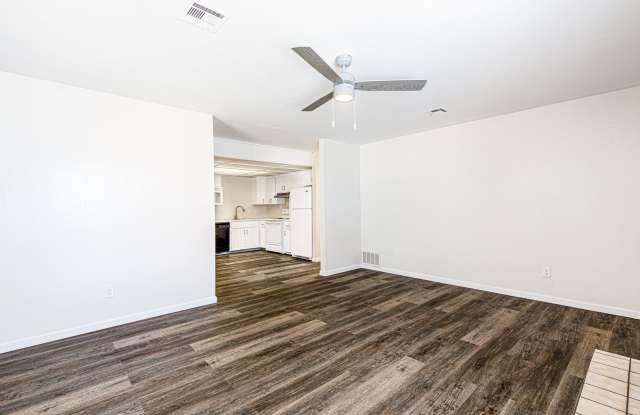 Beautifully Renovated 2bed/2bath Flat Gallery 3