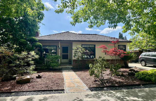 Palo Alto Dream Rental with Backyard Paradise, Fruit Trees and Separate Office! photos photos