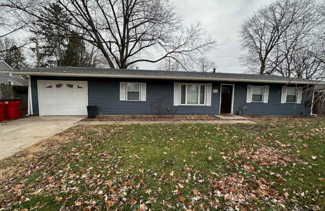 Charming 4 bedrom, 2 bathroom home with extensive high-end renovations - 1406 Briarwood Drive, Champaign, IL 61821