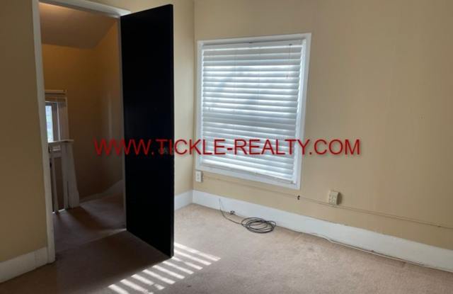 3 BR Single Family Home in Swillburg!! Gallery 1