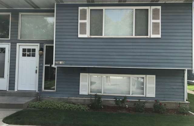 Extra Large 2 Bed with Garage - Gated community! Gallery 1