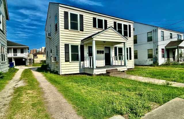 1318 6th St photos photos