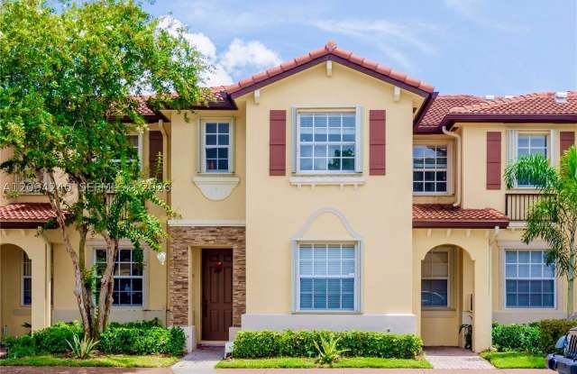 3370 NE 13th Cir Dr Gallery 1
