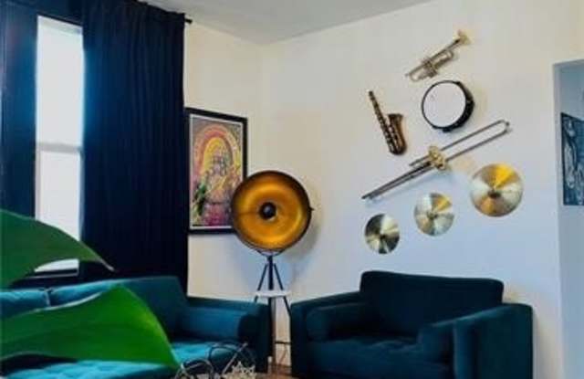 2118 IBERVILLE Street Gallery 2