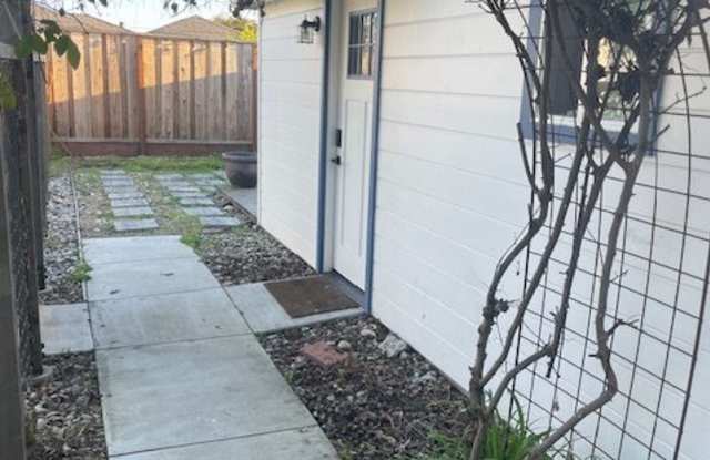 4340 Bain Avenue - 2 Gallery 4